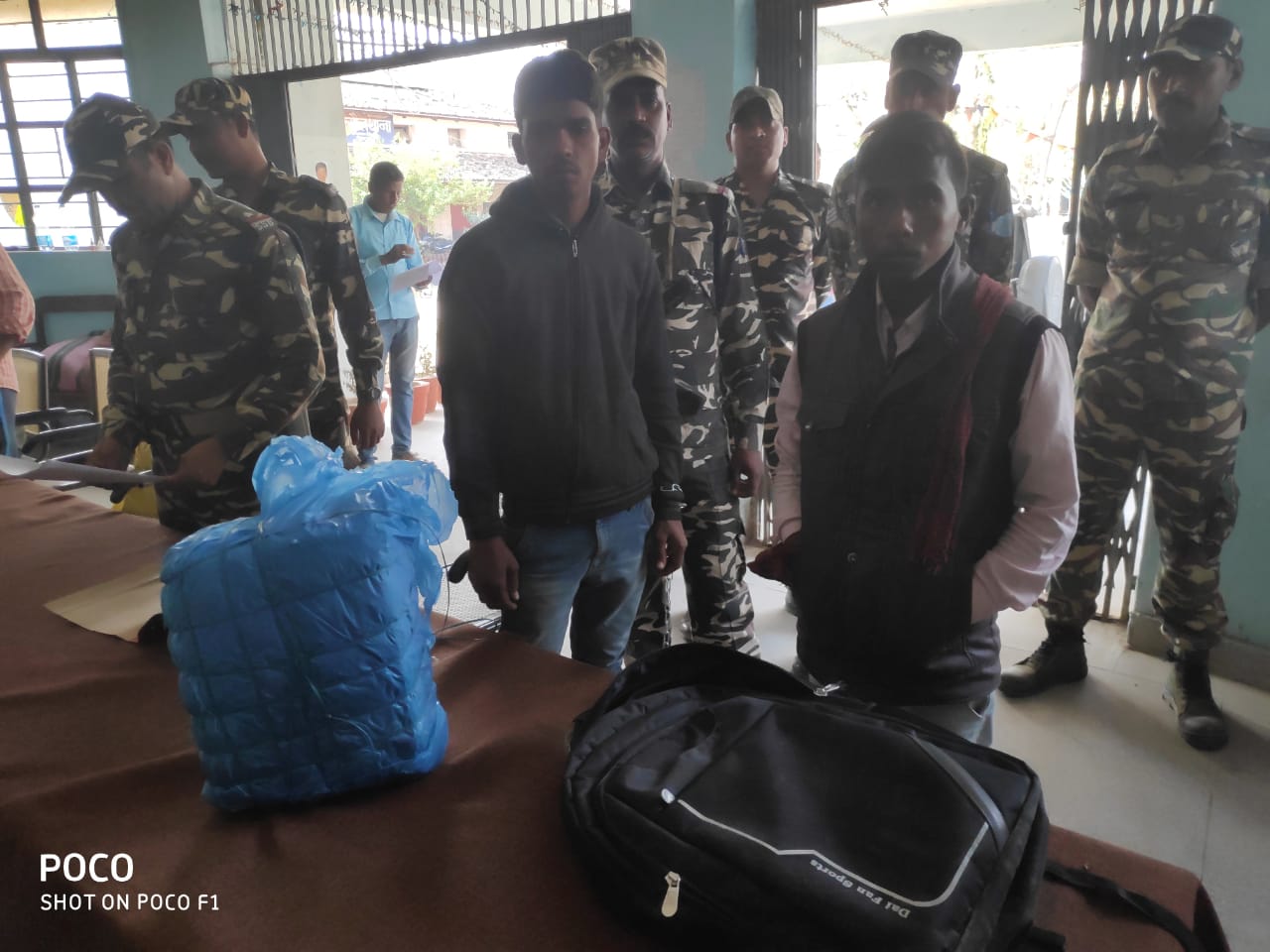 नेपाल से तस्करी कर लाये जा रहे साढ़े चार किलो गाँजा समेत दो तस्करों को एसएसबी ने दबोचा!