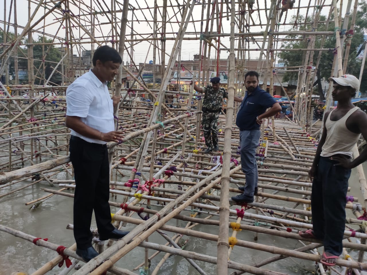 एसडीओ अमित कुमार ने दुर्गा पूजा पंडालों का किया निरीक्षण,सुरक्षा के दृष्टिकोण से दिए निर्देश!