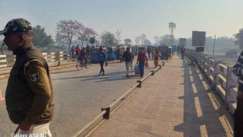 नेपाली ई रिक्शा टेम्पु के भारत प्रवेश पर रोक,जाम को देखते हुए रक्सौल प्रशासन एक्शन मोड में!