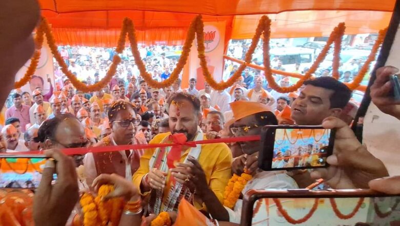 रक्सौल में भाजपा का चुनाव कार्यालय का शुभारंभ ,बिहार सरकार के मंत्री नीरज सिंह बबलू ने किया अपील-इस बार भारत सरकार का मंत्री बनाने के लिए डा० संजय जायसवाल को दें वोट !