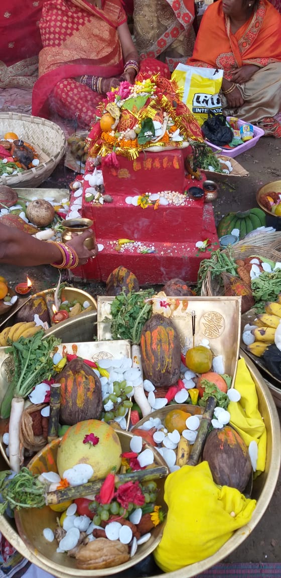 रक्सौल में चैती छठ पर्व की धूम,छठ व्रतियों ने दिया अस्तचलगामी सूर्य को अर्ध्य!