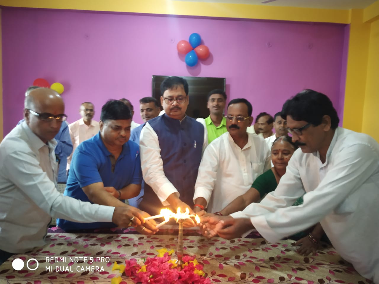 विधायक डॉ0 शमीम अहमद ने किया छौड़ादानों हाई स्कूल में स्मार्ट क्लास का उद्घाटन