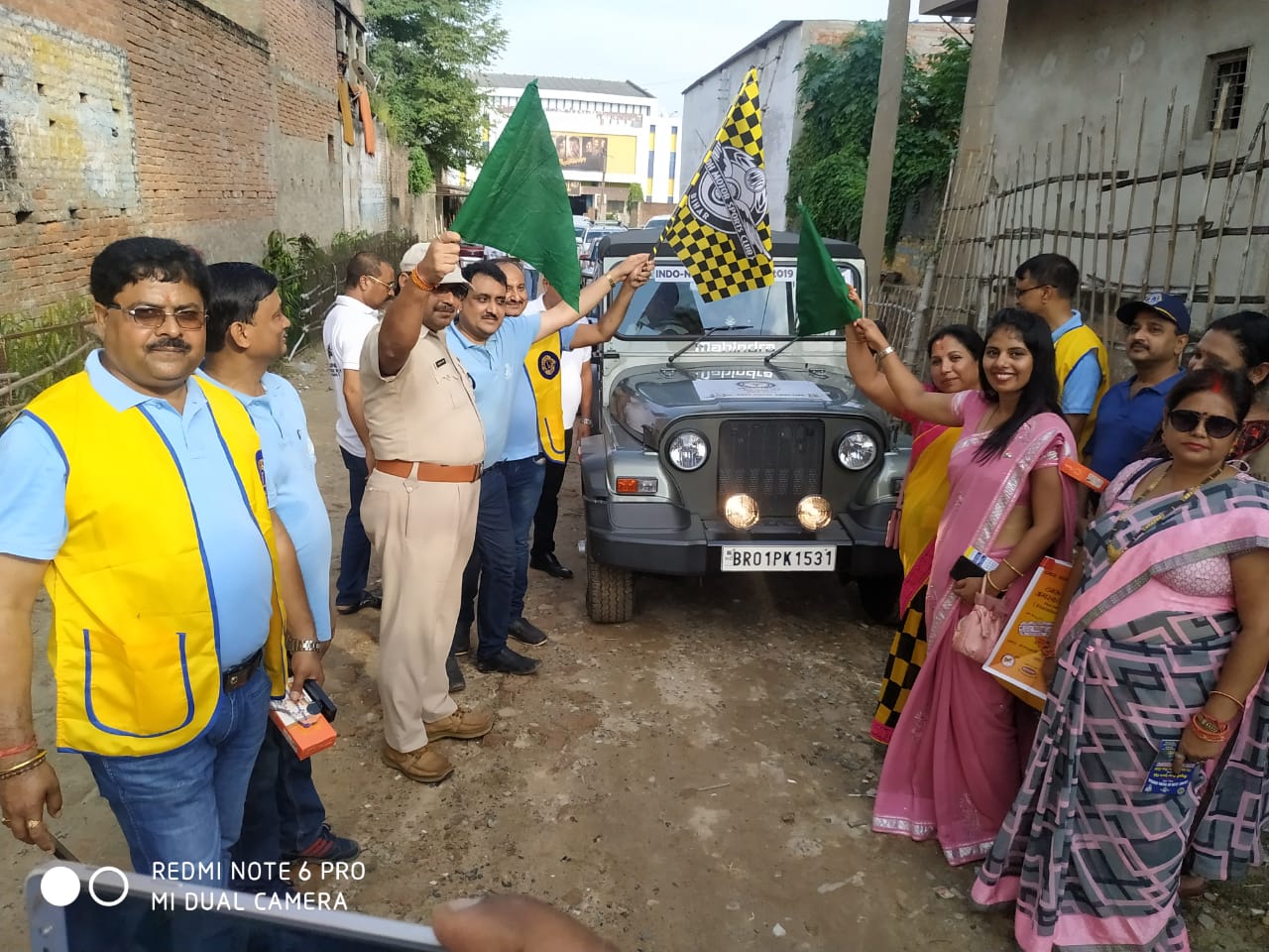 सेफ ड्राइव-सेभ लाइफ का संदेश देने निकली ‘इंडो-नेपाल फ़्रेण्डशिप कार रैली’ का रक्सौल बॉर्डर पर हुआ स्वागत!