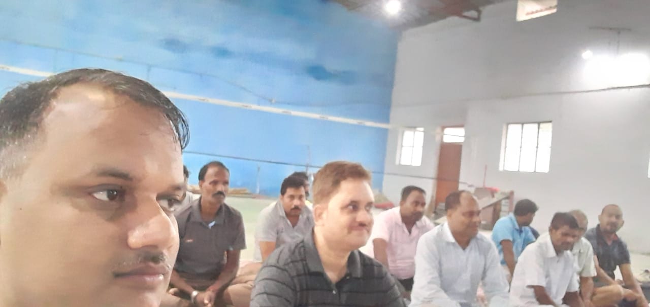 एसडीओ अमित कुमार ने 150 वीं गांधी जयंती पर आयोजित योग शिविर में  किया अनुलोम-विलोम!