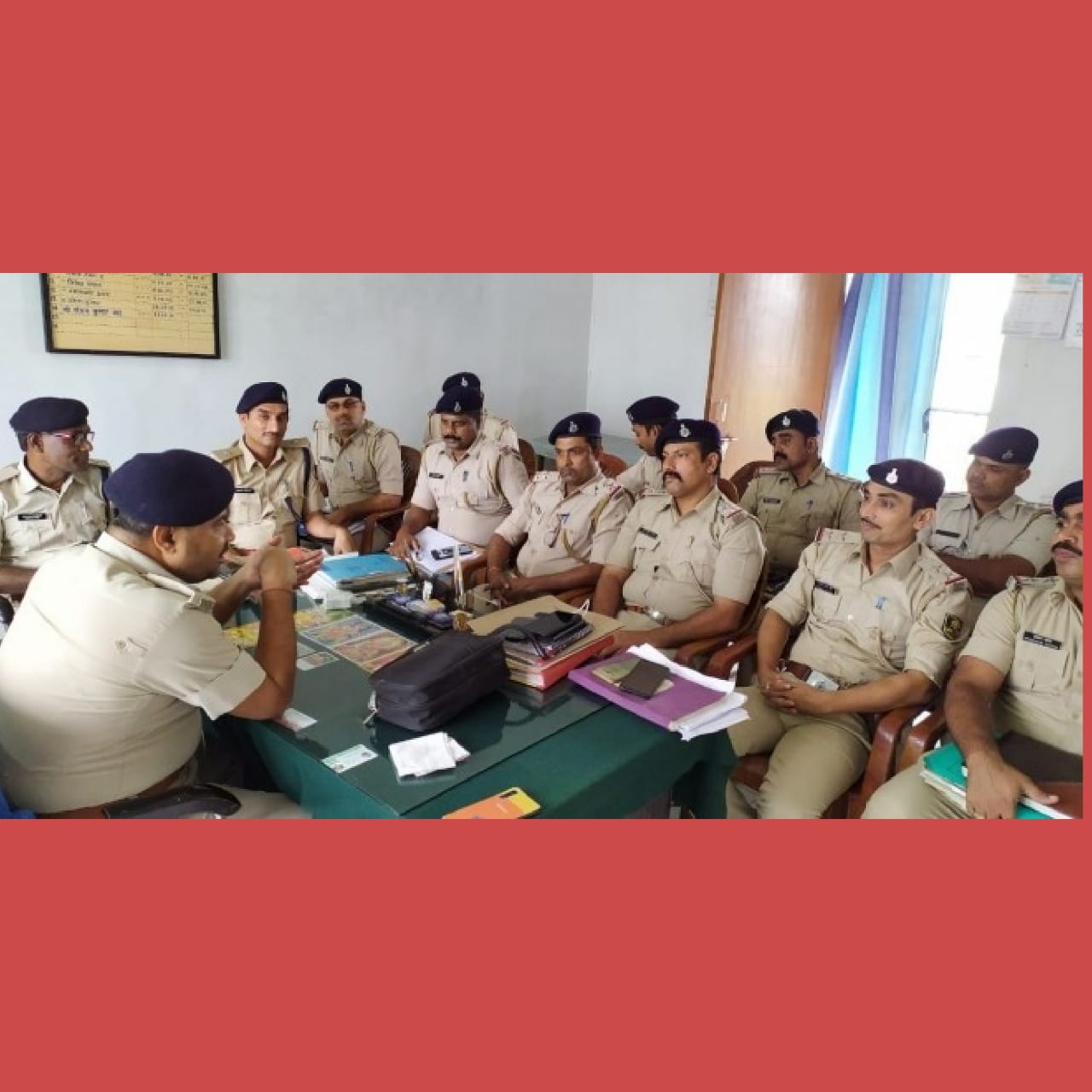 डीएसपी संजय कुमार झा ने क्राइम मीटिंग में दिए निर्देश,दुर्गा पूजा में कोई गड़बड़ी बर्दाश्त नहीं!