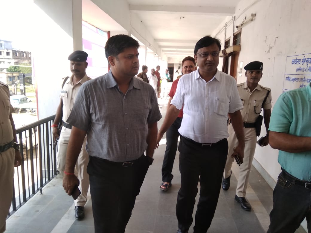 शांति -सौहार्द के माहौल में सम्पन्न करें दुर्गा पूजनोत्सव,अफवाहो से रहे सतर्क:डीएम रमण