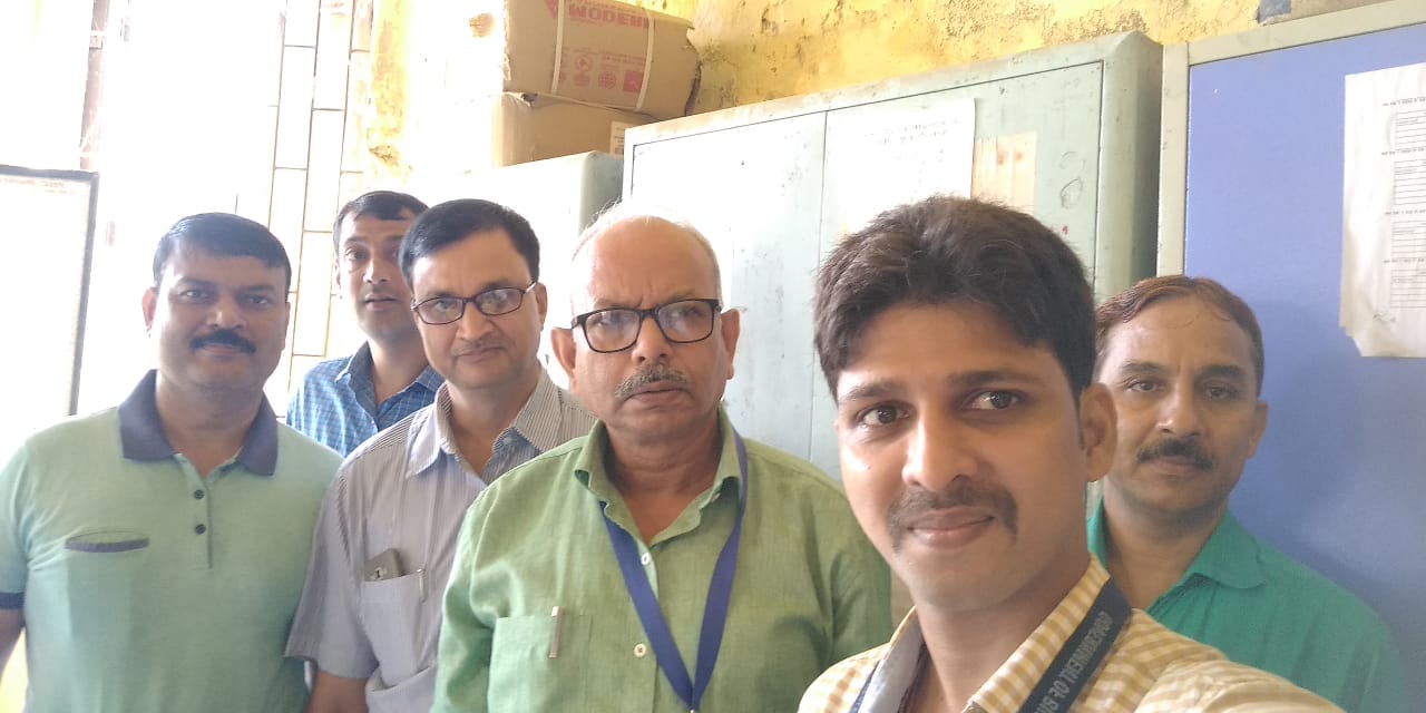 स्वास्थ्य विभाग के उप निदेशक डॉ0  नरेंद्र सिन्हा ने किया रक्सौल पीएचसी का औचक निरीक्षण!