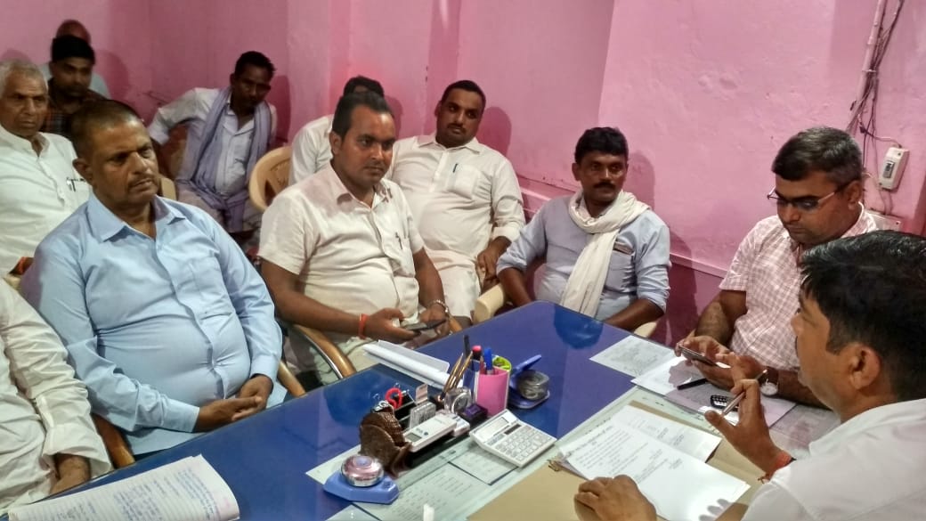 मुख्य मंत्री ग्राम परिवहन योजना को ले कर डीटीओ व बीडीओ ने किया जन प्रतिनिधियों के साथ बैठक