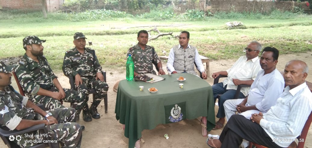 सीमा सुरक्षा को ले कर भेलाही में एसएसबी की जनप्रतिनिधियों व ग्रामीणों के साथ बैठक!