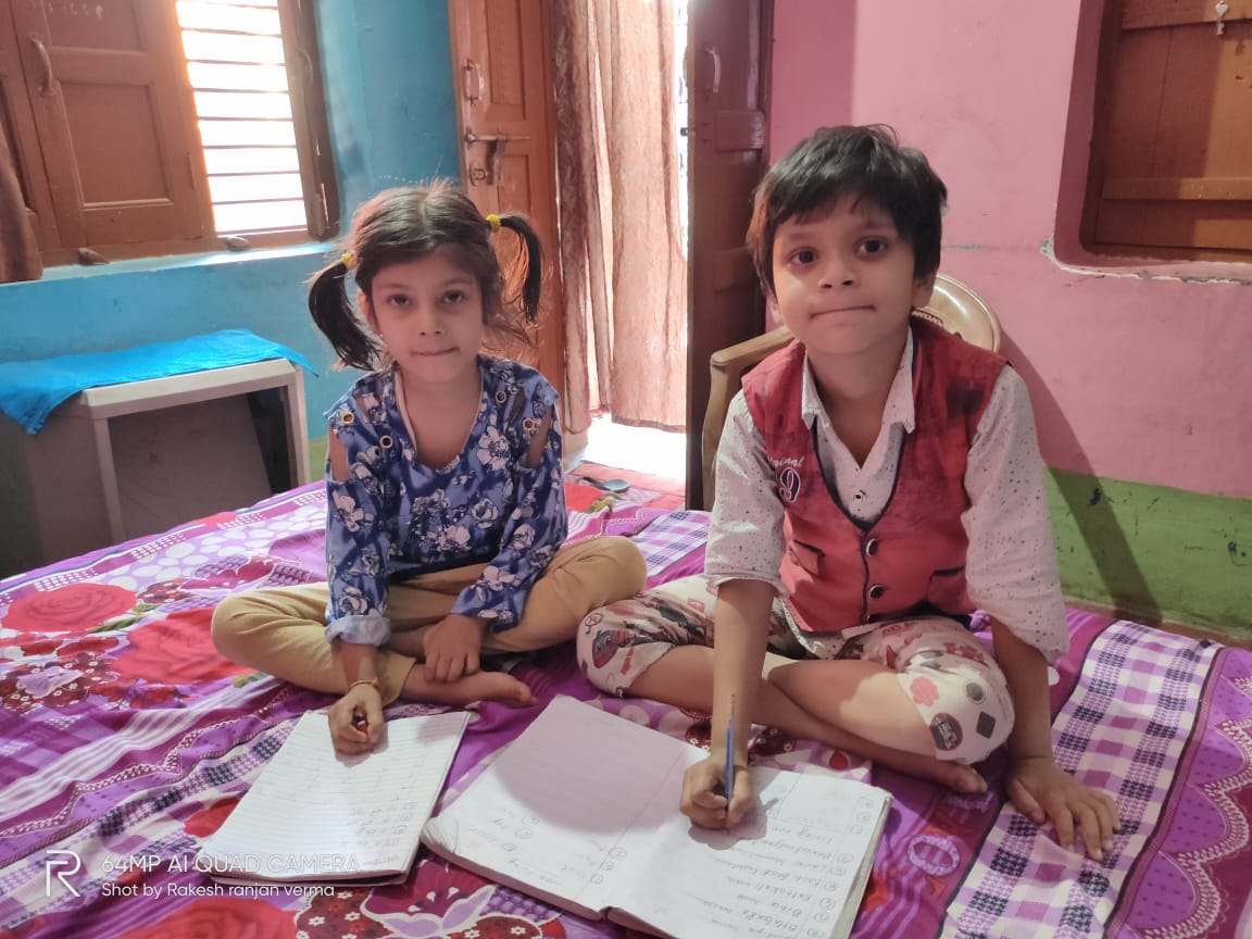 लॉक डाउन के कारण घर में लॉक बच्चों से ई- परीक्षा ले रहा है भारती पब्लिक स्कूल!