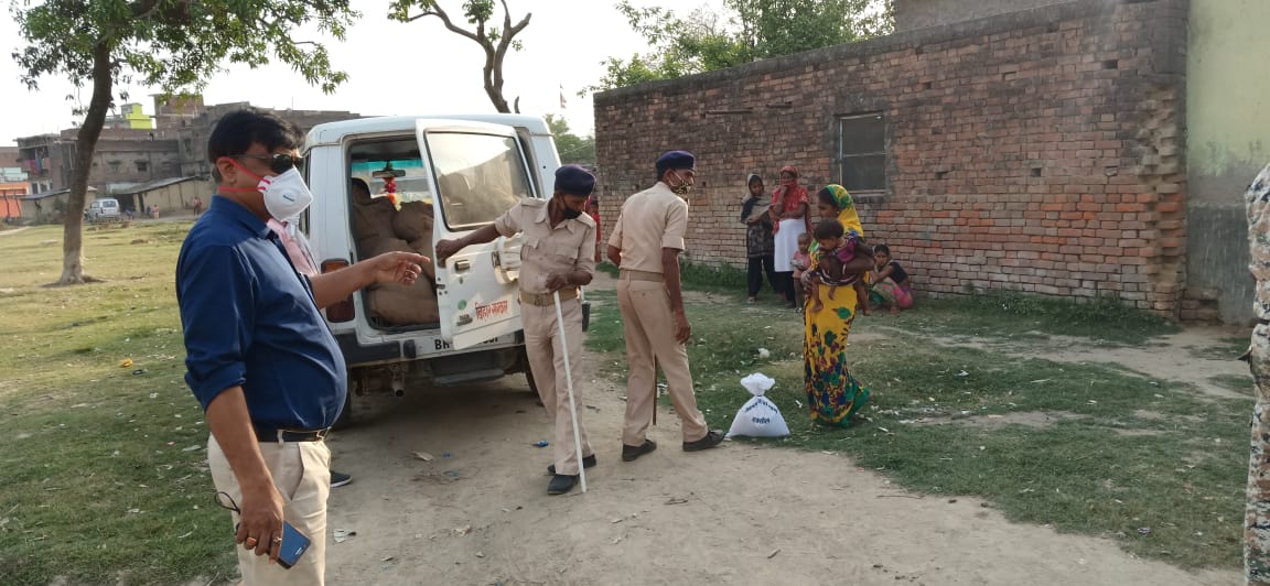 एसडीओ अमित ने 50 घुमन्तुओं के बीच किया राहत सामग्री का वितरण!