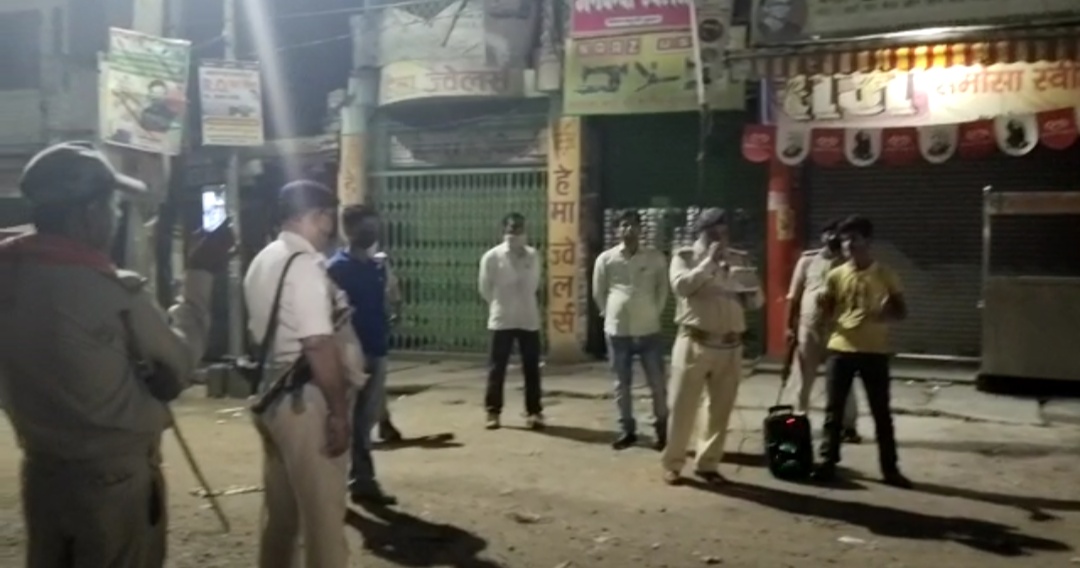 रक्सौल पुलिस गीतों के जरिये कर रही अपील-“धीरे धीरे कोरोना को भगाना है,अपने देश को बचाना है!”