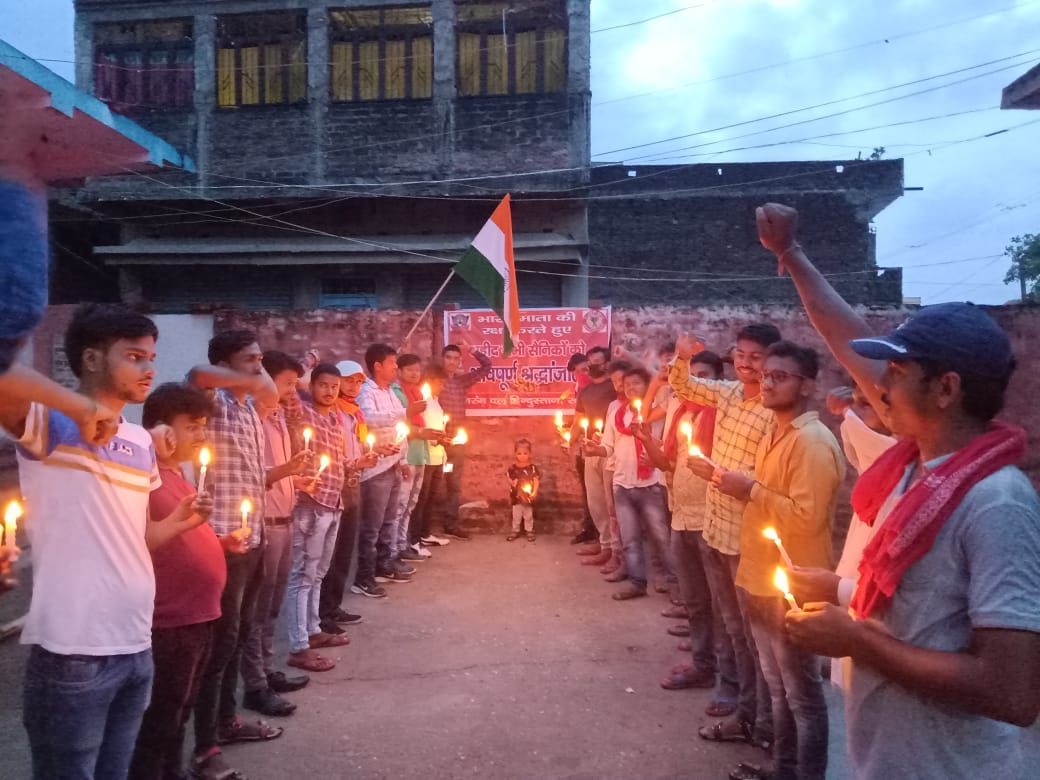 बजरंग दल हिंदुस्तान ने चीन से लड़ते हुए शहीद हुए सैनिकों को दी श्रद्धांजलि,मोबाइल से चीनी एप्लिकेशन किया डिलीट!