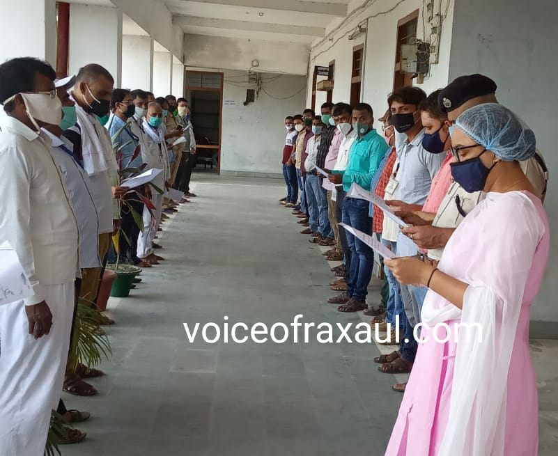 सद्भावना दिवस पर एसडीओ आरती के नेतृत्व में अधिकारियों और कर्मियों ने भेदभाव किए बिना कार्य करने का लिया संकल्प