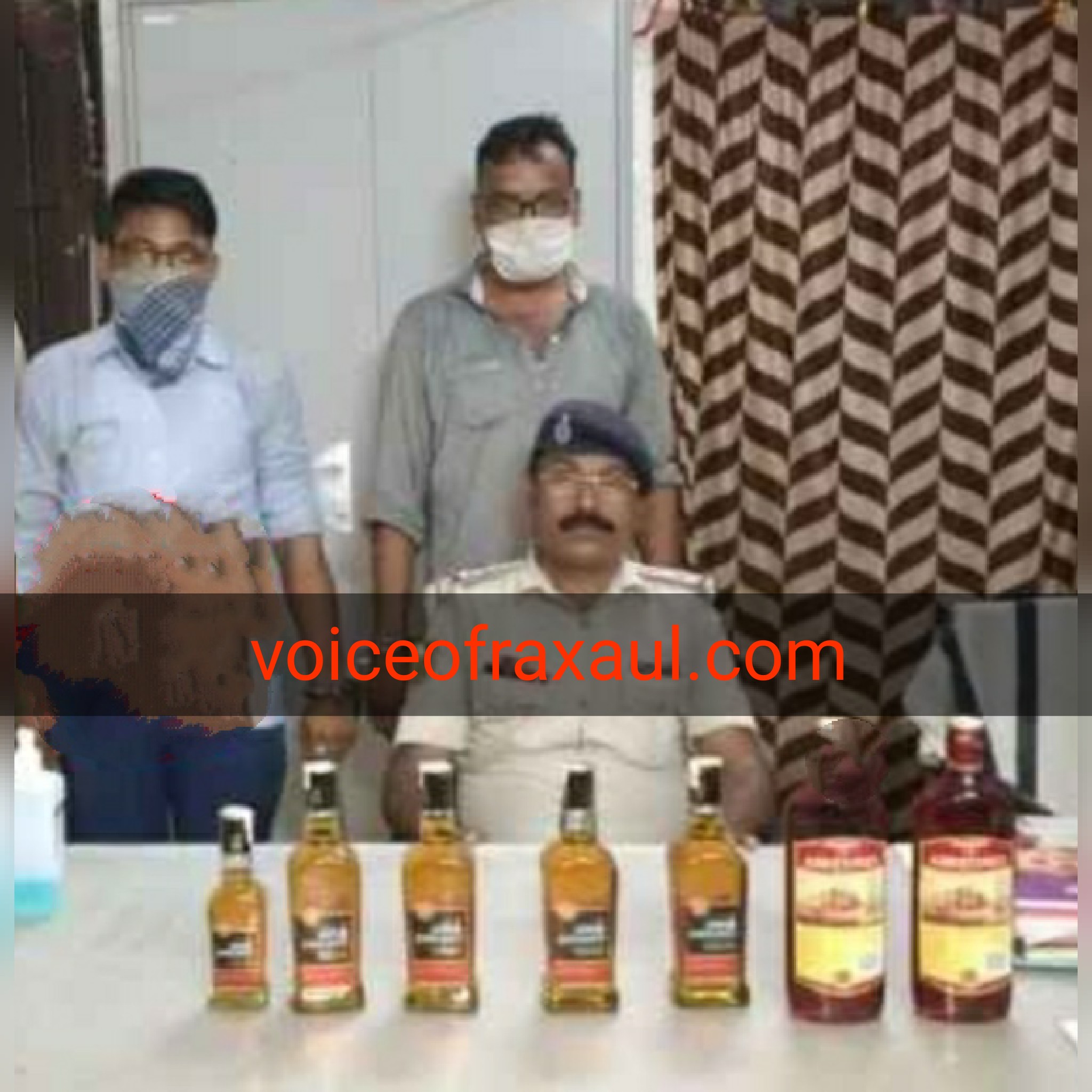 राजकीय रेल पुलिस ने किया सत्याग्रह एक्सप्रेस से 7 बोतल शराब के साथ दो लोगों को गिरफ्तार