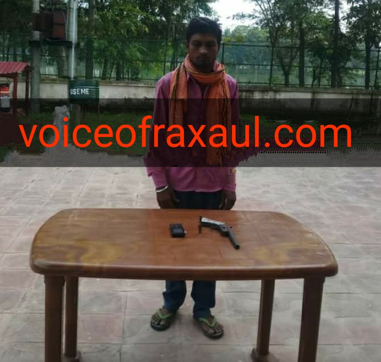 छौड़ादानों में अलग अलग जगहों से कुख्यात नक्सली समेत रक्सौल का युवक हथियार के साथ गिरफ्तार