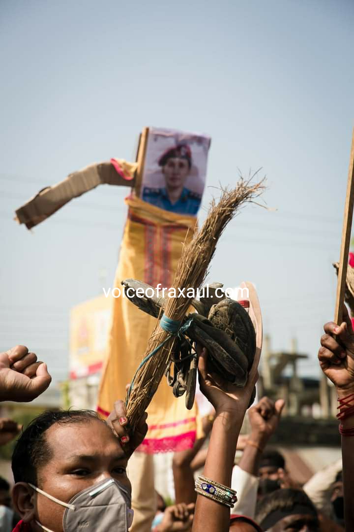 नेकपा सदस्य मुकेश चौरसिया के हत्यारों के खिलाफ विरोध-प्रदर्शन,एसपी गंगा पंत का पुतला फूंका!