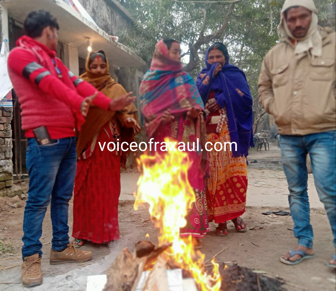 कड़ाके की ठंड के बावजूद सीओ ने तीन स्थानों पर ही किया अलाव जलाने की व्यवस्था