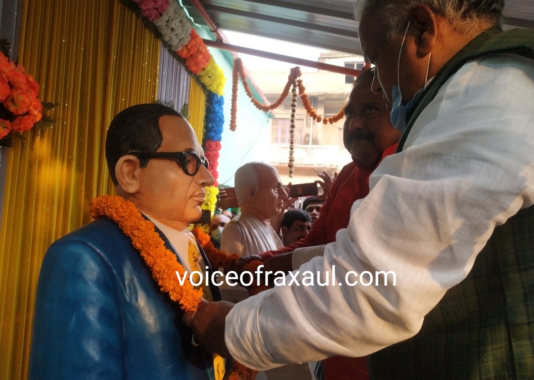 भेलाही में सरदार पटेल व बाबा साहेब के प्रतिमा का मंत्री श्रवण कुमार व नारायण साह ने किया अनावरण