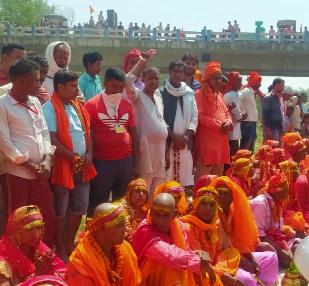 रक्सौल के हरनाही में नौ दिवसीय शत चंडी महायज्ञ का शुभारंभ, निकली भव्य कलश यात्रा!