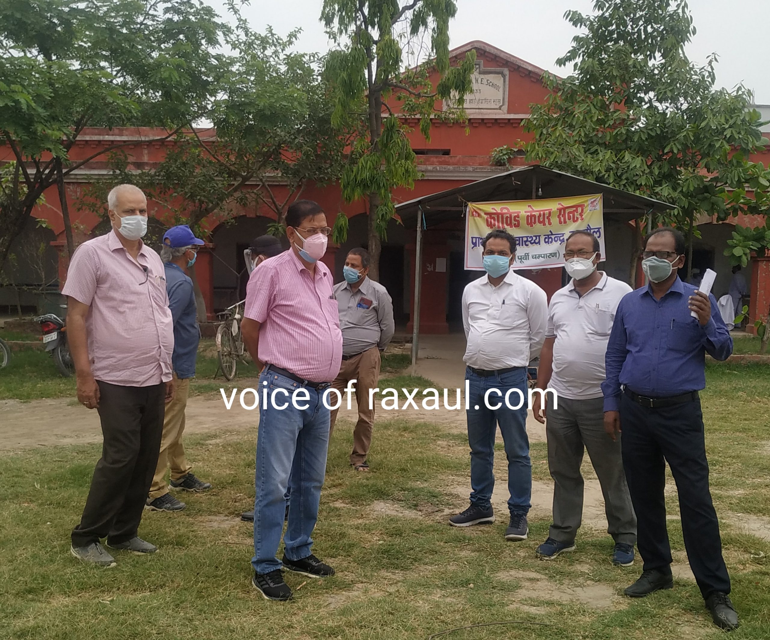 डीडीसी कमलेश कुमार सिंह ने रक्सौल के हजारीमल स्कूल स्थित न्यू कोविड हॉस्पिटल का लिया जायजा