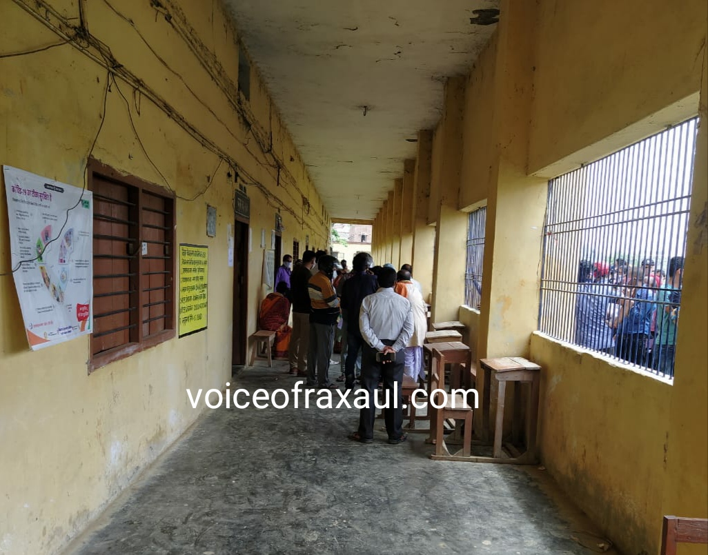 केसीटीसी कॉलेज केंद्र पर विलम्ब से हो रहा टिकाकरण शुरू,अब तक टेंट, पेयजल,सुरक्षा घेरा नहीं!