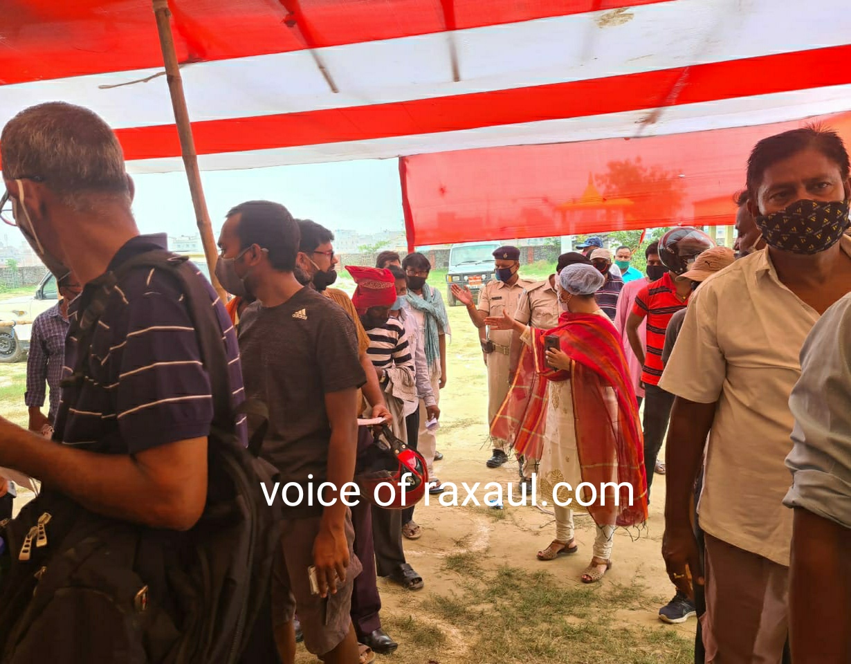 एसडीओ आरती ने किया टिकाकरण केंद्रों का निरीक्षण, स्वास्थ्य कर्मियों को पढ़ाया सेवा का पाठ!