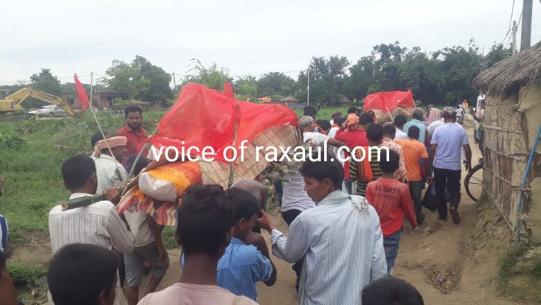 परसौना तपसी गांव में एक साथ निकली दो -दो अर्थी,अंतिम यात्रा में उमड़े लोग,रो पड़ा आसमान!