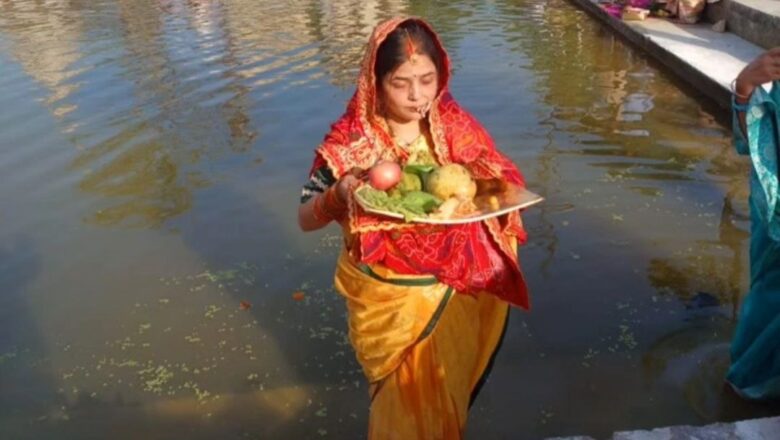 रक्सौल में चैती छठ पर्व की धूम,छठ व्रतियों ने दिया अस्तचलगामी सूर्य को अर्ध्य!