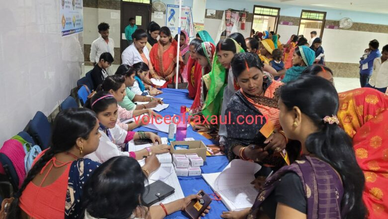 गर्भवती महिलाओं की जांच में कोविड प्रोटोकॉल का जम कर उल्लंघन,पौने एक बजे ही चली गई गाइनी डॉक्टर!