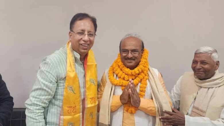 भाजपा संगठन जिला रक्सौल के जिलाध्यक्ष बने अशोक पांडे, कहा-कार्यकर्ताओं के प्यार की वजह से दुबारा जिलाध्यक्ष बनने का मिला मौका