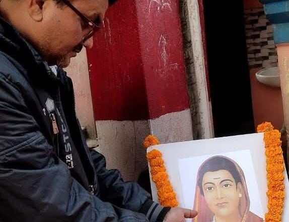 जिला शिक्षा कार्यालय के निर्देश पर वरीय शिक्षक मुनेश राम पंटोका मिडिल स्कूल के प्रभारी प्रधानाध्यापक बने,पद भार संभाला!