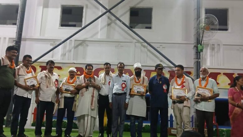 रक्सौल में शिक्षक दिवस पर 101 शिक्षकों का हुआ सम्मान, छात्रों की सांस्कृतिक प्रस्तुति ने मन मोहा!