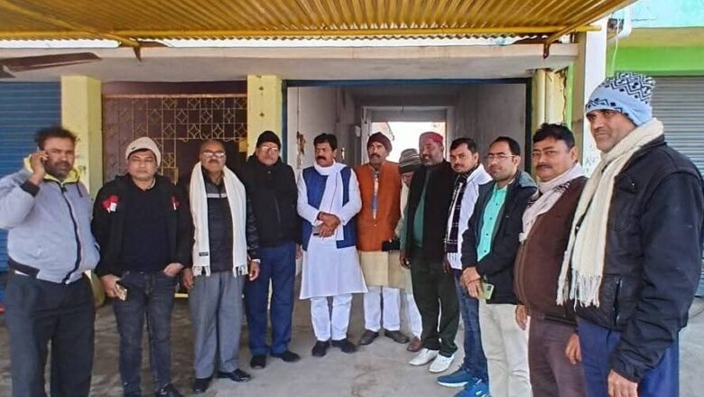 रक्सौल: पूर्व प्रत्याशी रामबाबू यादव के आवास पर दही-चूड़ा महाभोज, बेतिया राज भूमि मामले पर सरकार पर बोला हमला, कहा-बिहार की जनता नेपाल की तरह ले सकती है बड़ा निर्णय !