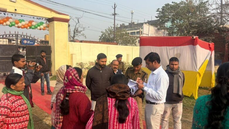 रक्सौल में मैट्रिक परीक्षा का आगाज़: एसडीएम और एसडीपीओ ने किया केंद्रों का औचक निरीक्षण