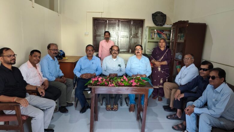 वीरगंज स्थित ठाकुर राम बहुमुखी कैंपस के भौतिक विज्ञान विभाग में विदाई समारोह का हुआ आयोजन