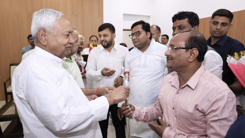 मुख्यमंत्री के इस्तीफे के बीच याद आया आत्मीय मुलाकात का पल, पत्रकार राजेश केसरीवाल हुए भावुक!