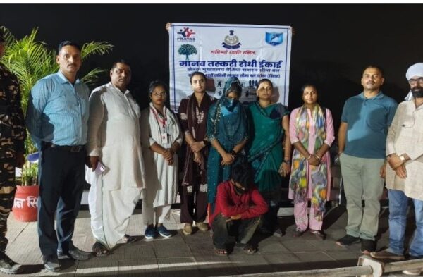 रक्सौल सीमा पर मानव तस्करी की  साजिश नाकाम: प्रेम जाल में फंसाकर नेपाल ले जाई जा रही नाबालिग रेस्क्यू, आरोपी गिरफ्तार