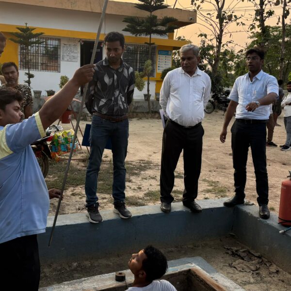 रक्सौल में एसडीओ का औचक निरीक्षण, दो पेट्रोल पंपों पर मिली अनियमितताएं