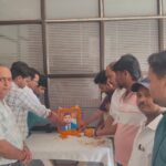 सुल्तानगंज कार्यपालक पदाधिकारी हत्याकांड: रक्सौल नगर परिषद में शोक सभा, कर्मियों ने किया कार्य बहिष्कार