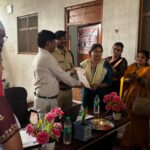 स्वावलंबन की नई उड़ान: रक्सौल में 50 महिलाओं ने थामी आत्मनिर्भरता की कमान, प्रशासनिक अधिकारियों ने बांटे प्रमाण-पत्र