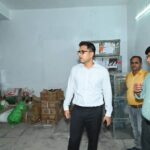 पूर्वी चंपारण: चुनावी हलचल तेज, रक्सौल नगर परिषद उप-चुनाव का रास्ता साफ; डीएम ने लिया ईवीएम वेयरहाउस का जायजा