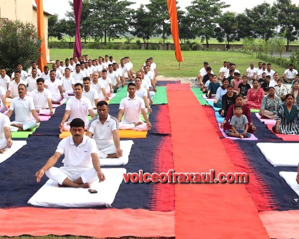 एसएसबी ने मनाया अंतर्राष्ट्रीय योग दिवस:भारत-नेपाल सीमा पर एसएसबी के जवानों, परिवारजनों और नेपाल एपीएफ के सदस्यों ने किया सामूहिक योगाभ्यास!