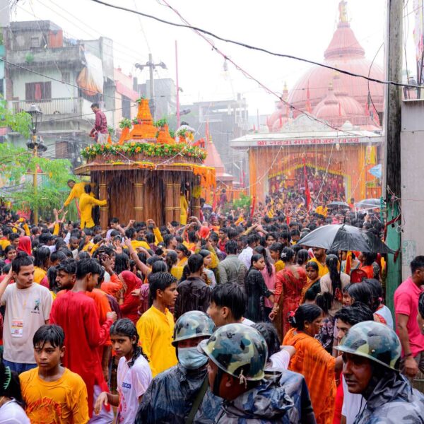 बारिश भी नहीं रोक सकी श्रद्धालुओं की आस्था, वीरगंज में निकली मां गहवामाई की भव्य चौथी रथयात्रा