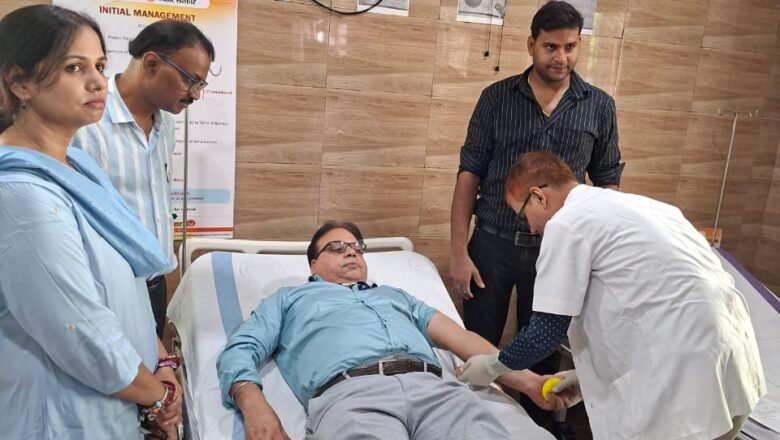 सेवा संकल्प अभियान: बीडीओ ने रक्तदान कर शिविर का किया शुभारंभ, 11 लोगों ने किया महादान