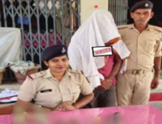 दरपा थाना पुलिस की त्वरित कार्रवाई: देशी कट्टा, कारतूस और हथियारों के साथ 1 अभियुक्त गिरफ्तार