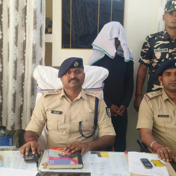 दशहरा पर्व पर बॉर्डर पर कड़ी सुरक्षा, जांच में मिली बड़ी सफलता: 25 किलो गांजे के साथ तस्कर गिरफ्तार