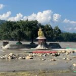 सैलाब उतरा: जलस्तर का पैमाना बनी चितवन की बुद्ध प्रतिमा, 20 फीट गहरी नींव के कारण सुरक्षित