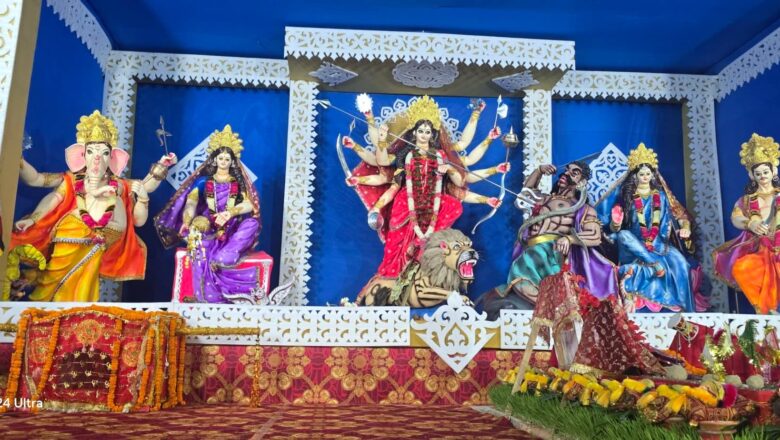 रक्सौल में डोली यात्रा की धूम, माँ दुर्गा के पट खुलते ही उमड़ा आस्था का सैलाब